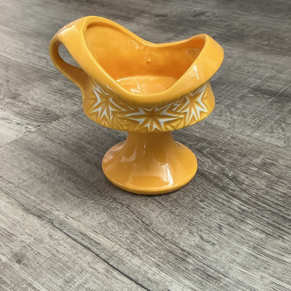 1968 MCCOY POTTERY YELLOW STARBURST CANDLE HOLDER / FLOWER POT VASE